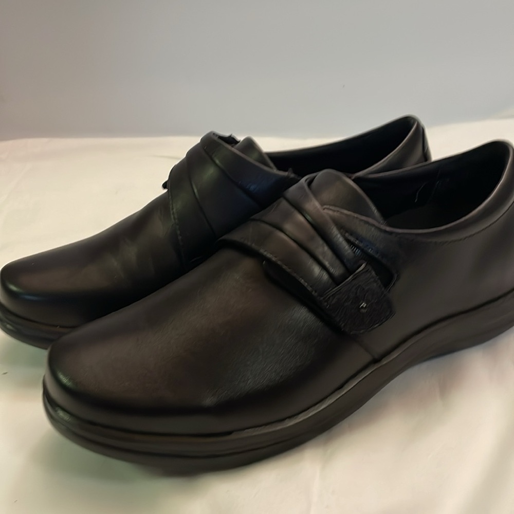 New women’s APEX Shoes